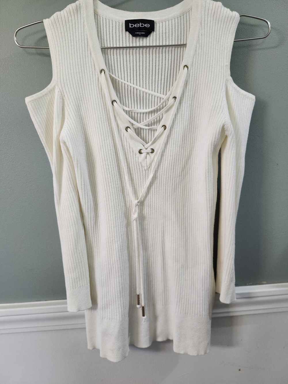 bebe Ivory Ribbed Knit Crewneck Size L